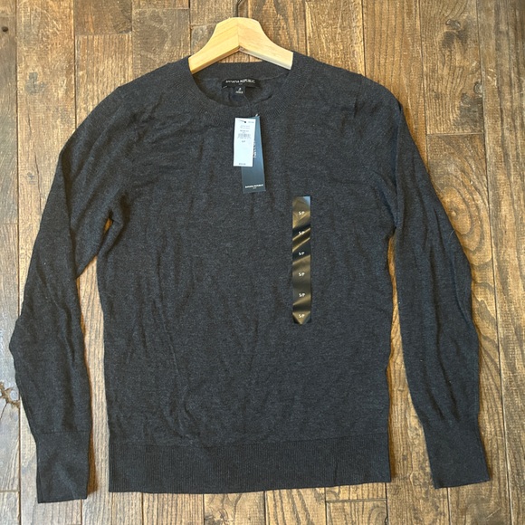 NWT Banana Republic Gray Long Sleeve Shirt Sz S - Picture 1 of 9
